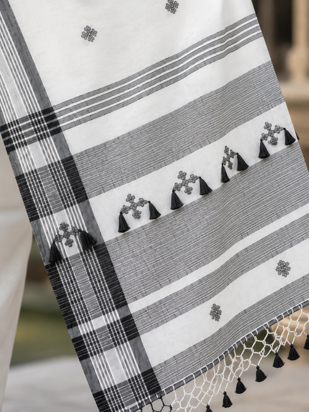 Premium Pure Cotton Bhujodi Handwoven Saree | White & Black Traditional Handloom with Tassel Pallu