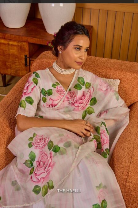 Women's Elegant White Organza Saree with Hand-Painted Pink Rose Floral Print – Complete with Matching Blouse for Day & Festive Wear